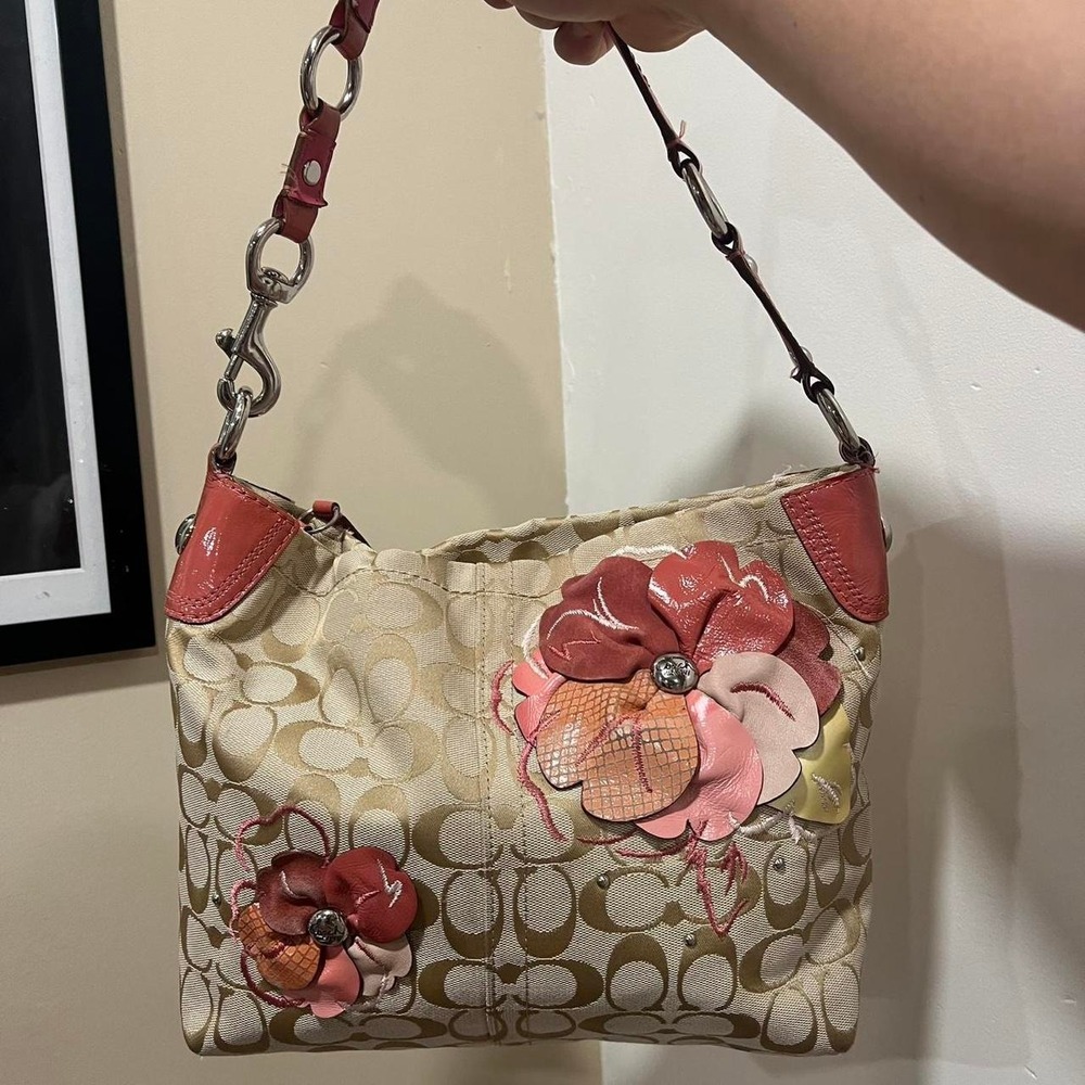 y2k 2000s coach bleeker floral carly hobo shoulder bag / handbag ౨ৎ ⊹ ‧₊˚